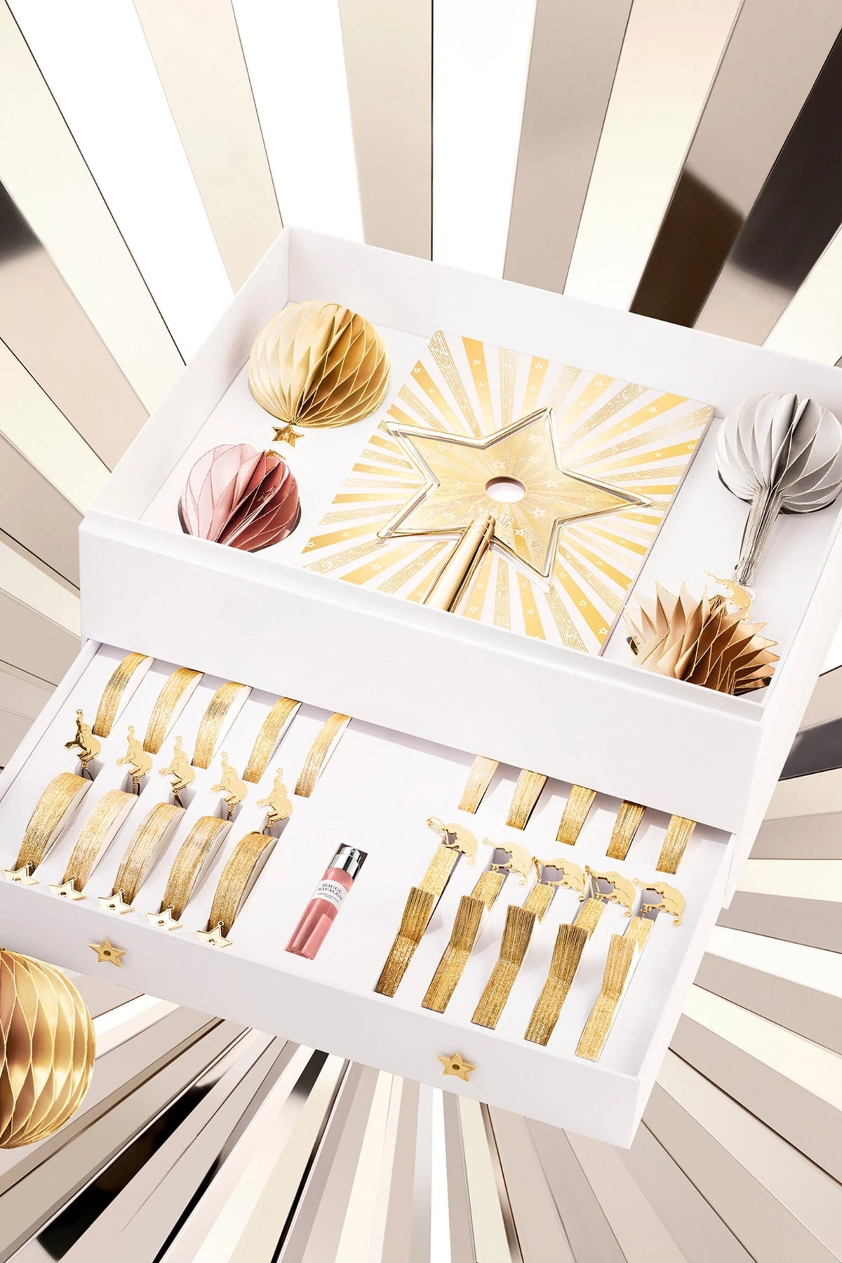 Calendrier de l’Avent Dior Le 30 Montaigne 2025